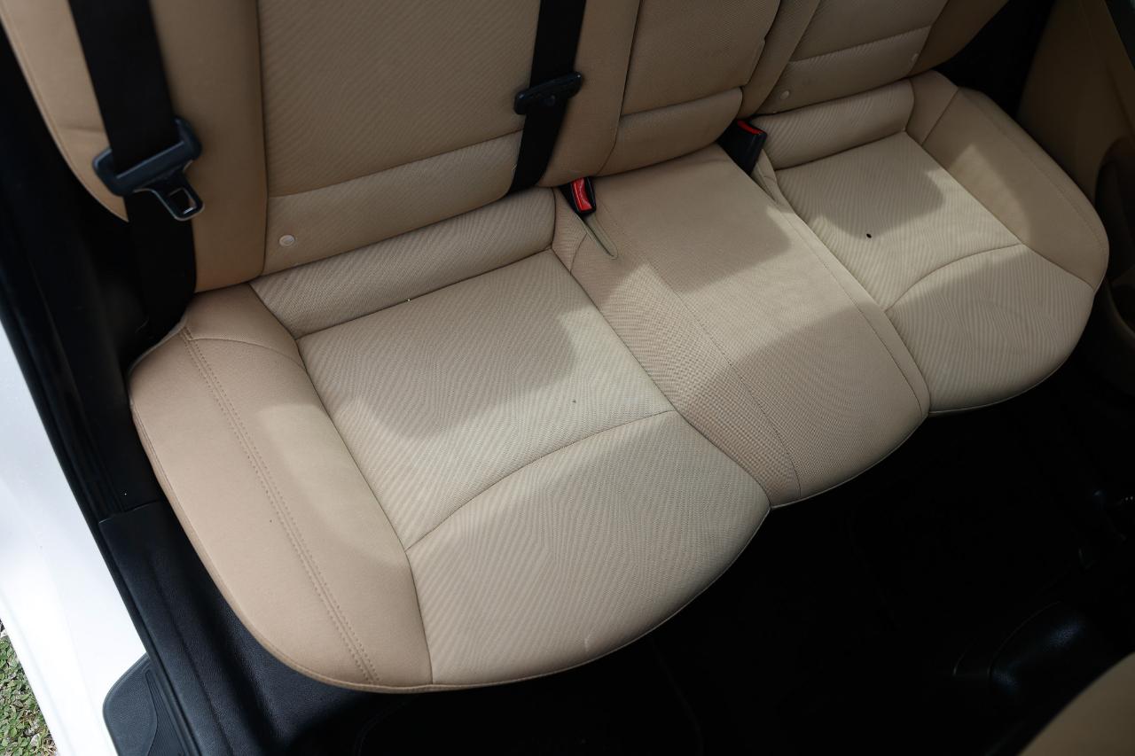 Hyundai Elantra  2013