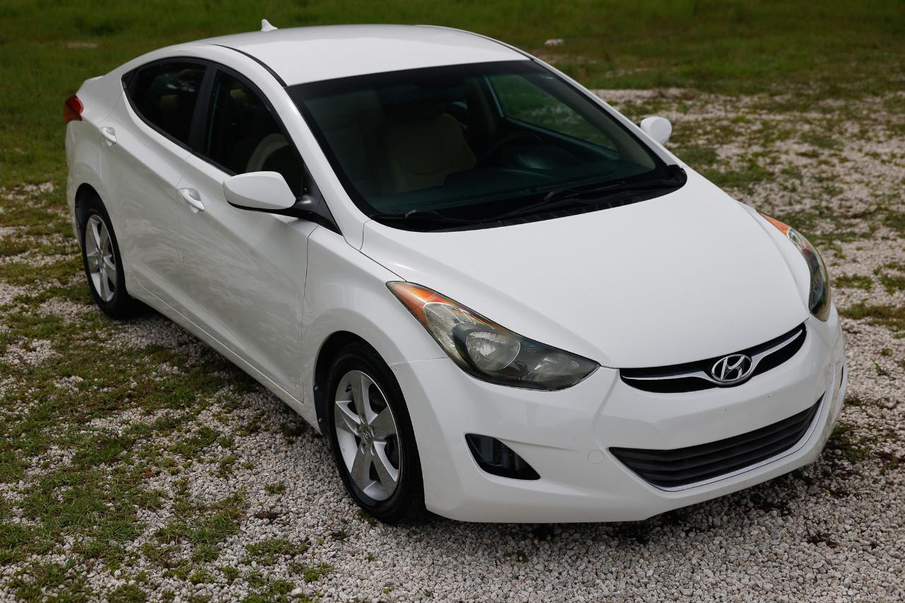 Hyundai Elantra  2013