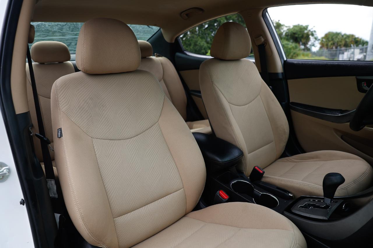 Hyundai Elantra  2013