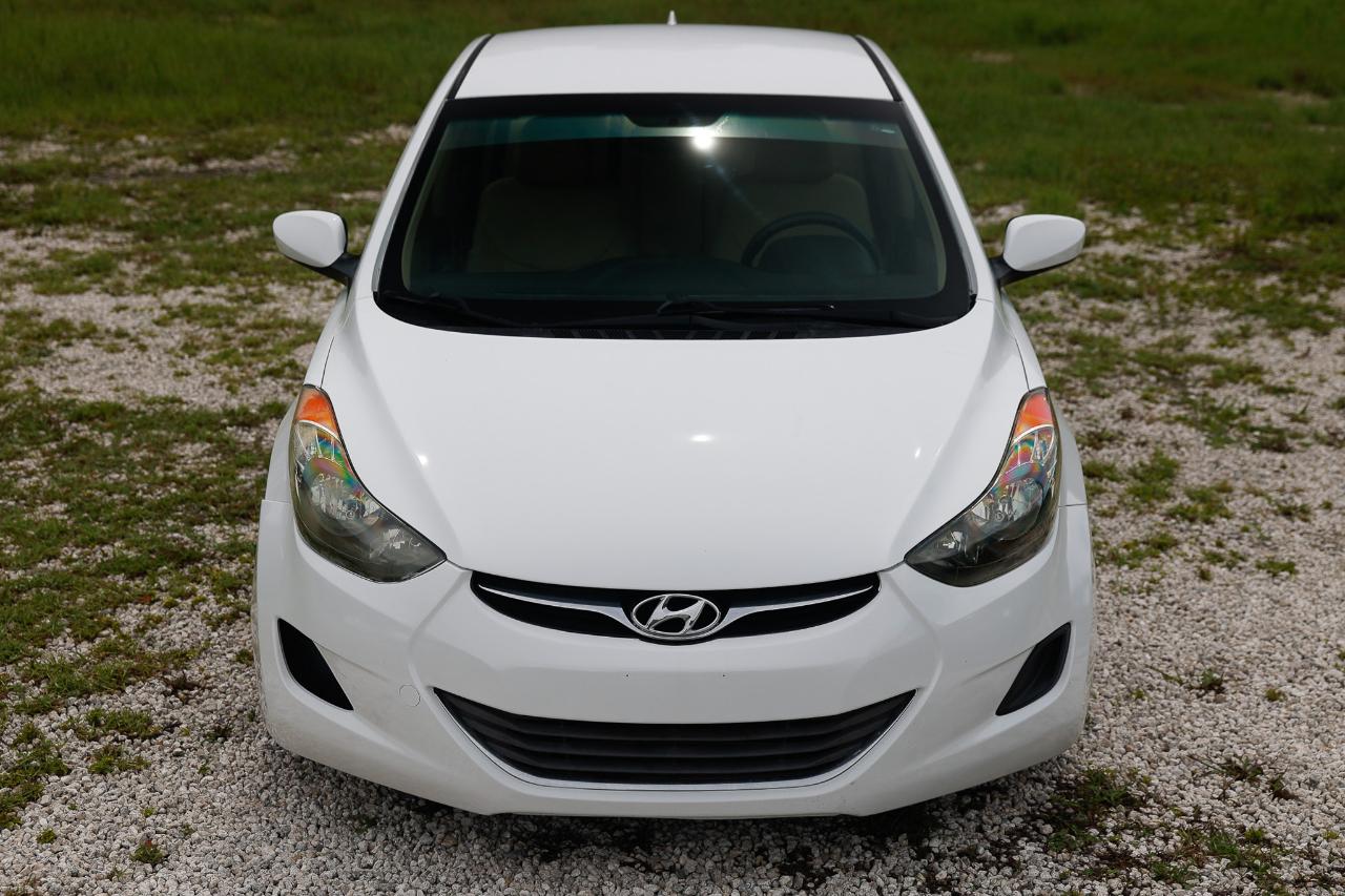 Hyundai Elantra  2013