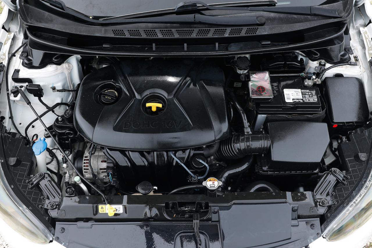 Hyundai Elantra  2013