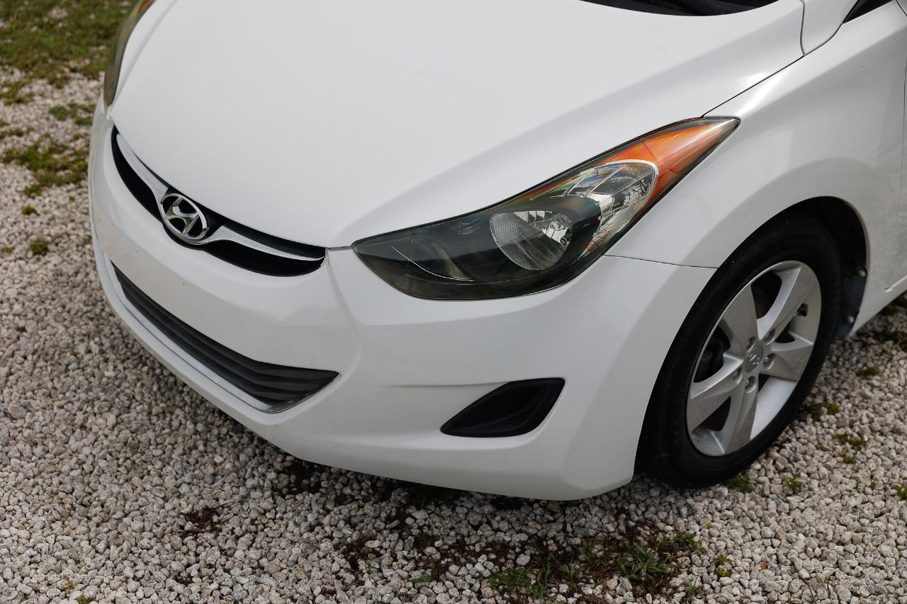 Hyundai Elantra  2013