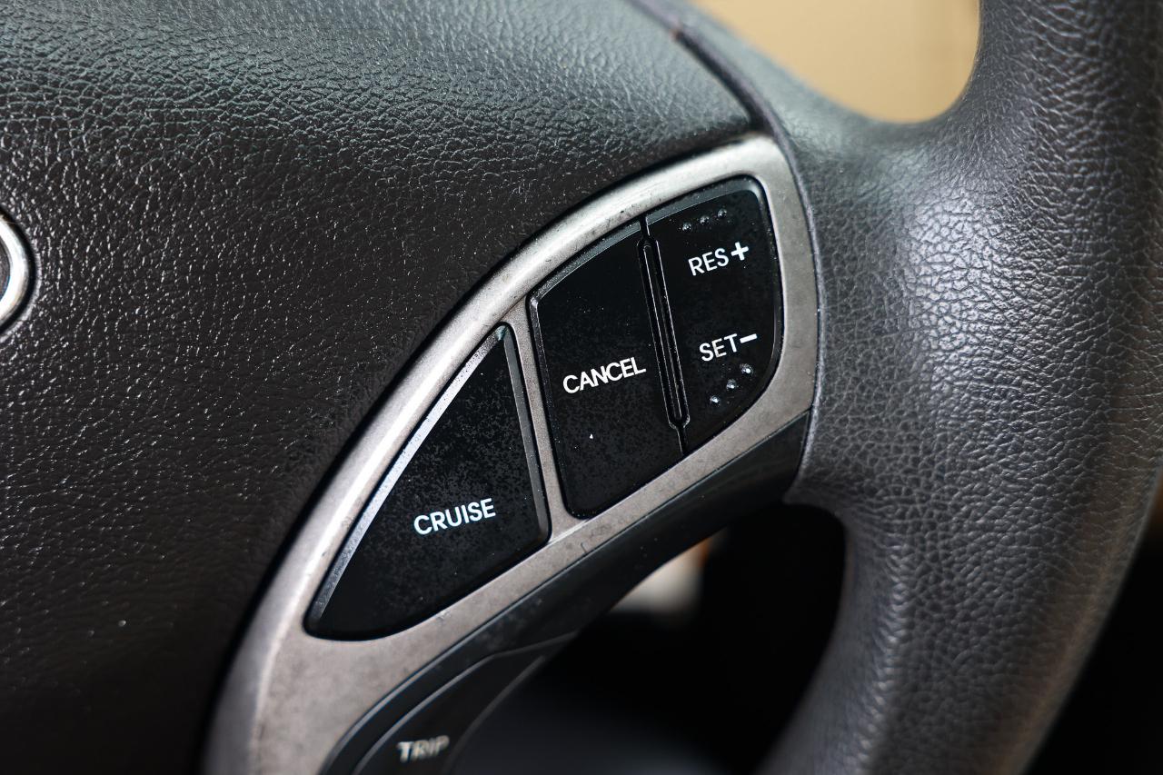 Hyundai Elantra  2013