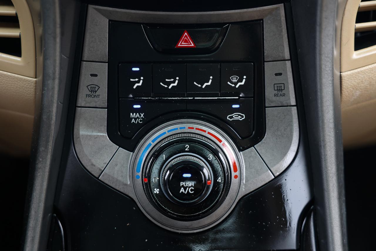 Hyundai Elantra  2013