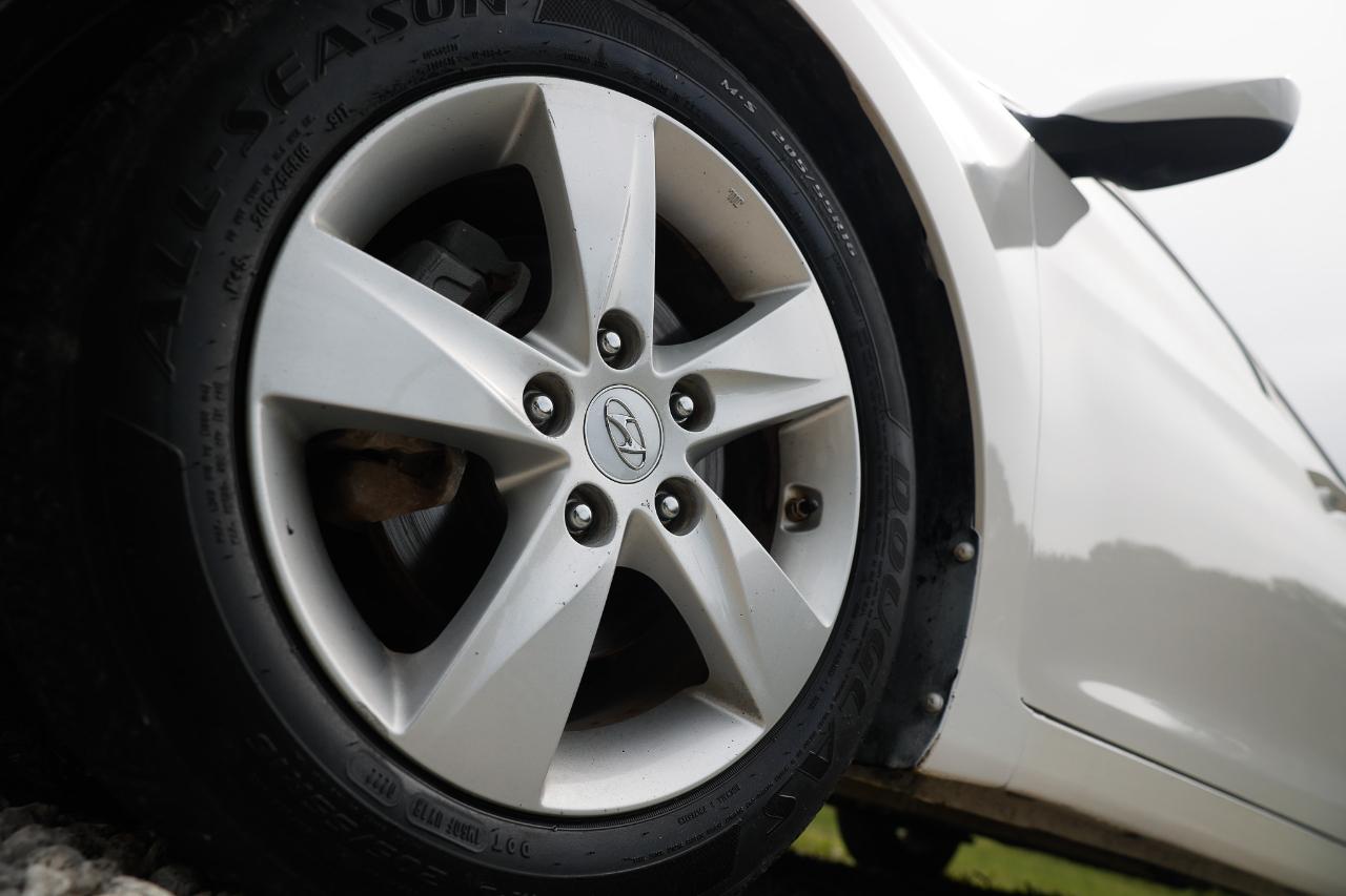 Hyundai Elantra  2013