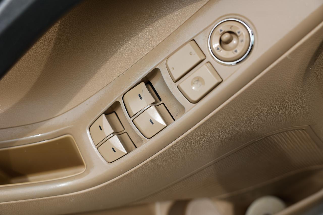 Hyundai Elantra  2013