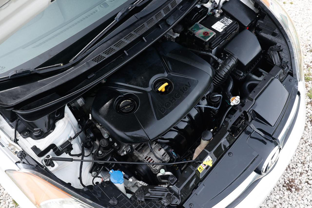 Hyundai Elantra  2013
