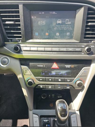 Hyundai Elantra  2018