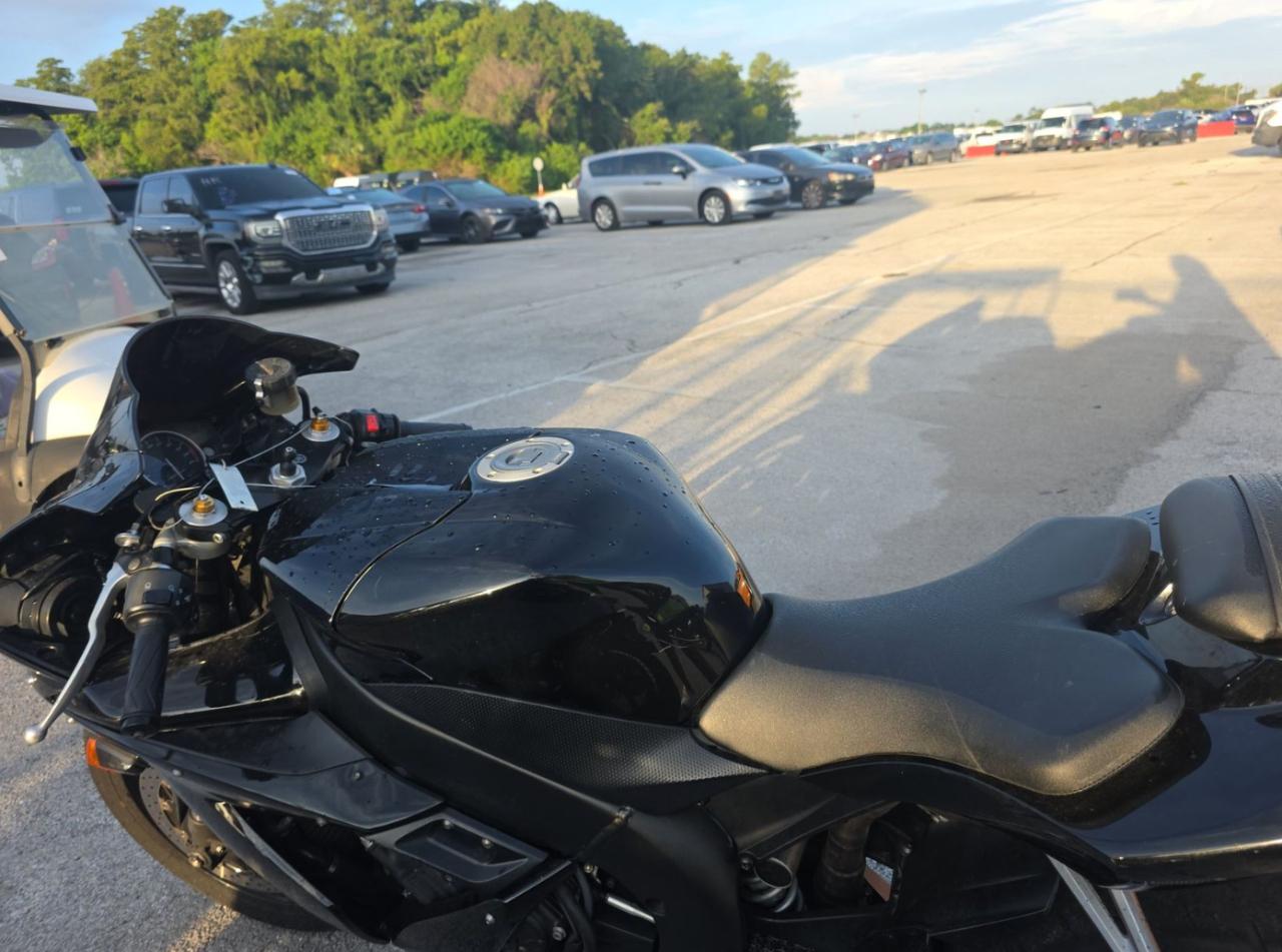 Yamaha YZF-R1  2004