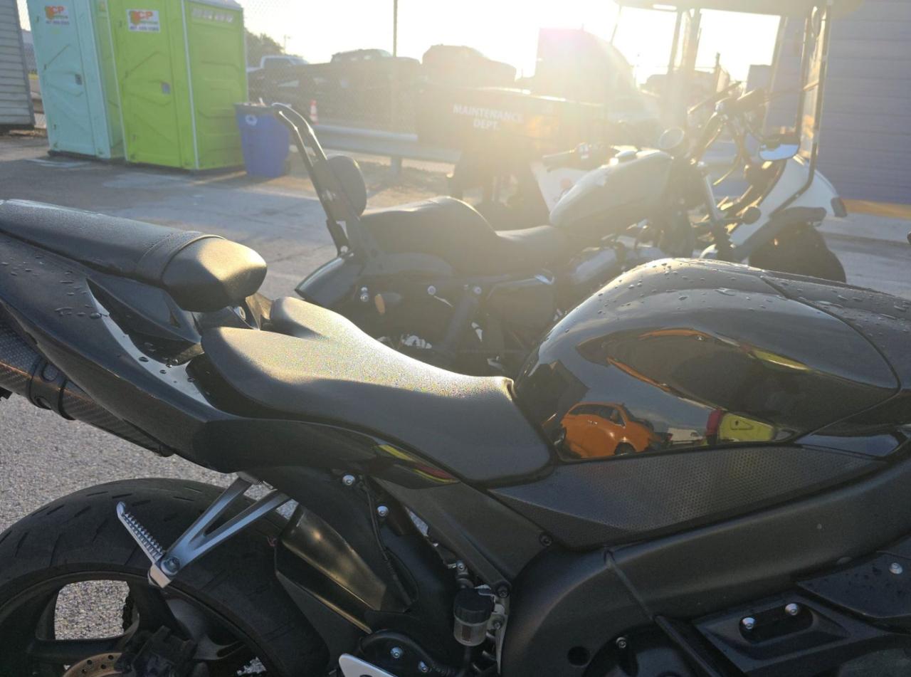 Yamaha YZF-R1  2004