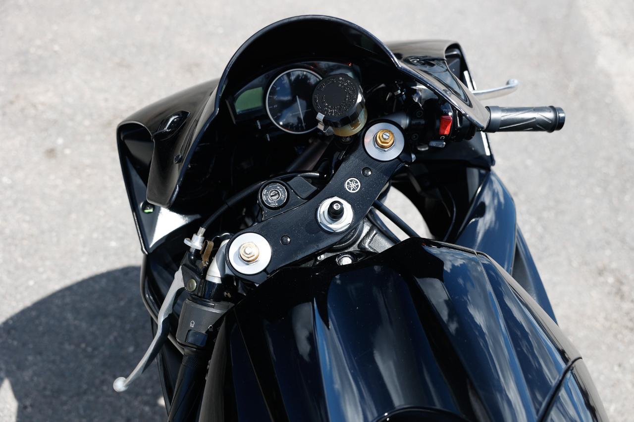 Yamaha YZF-R1  2004