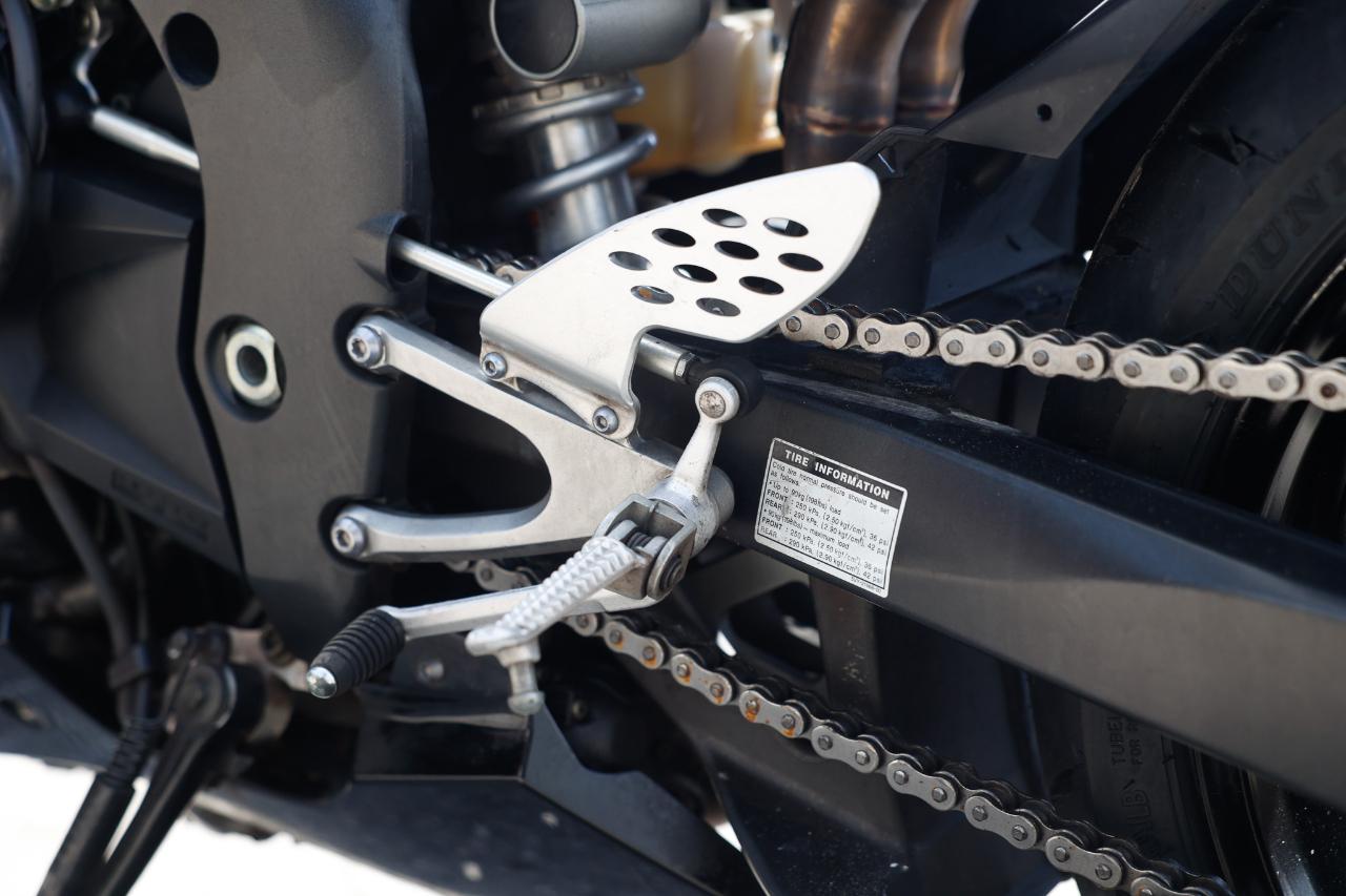 Yamaha YZF-R1  2004