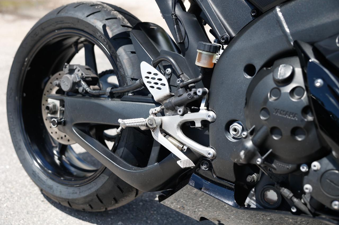 Yamaha YZF-R1  2004