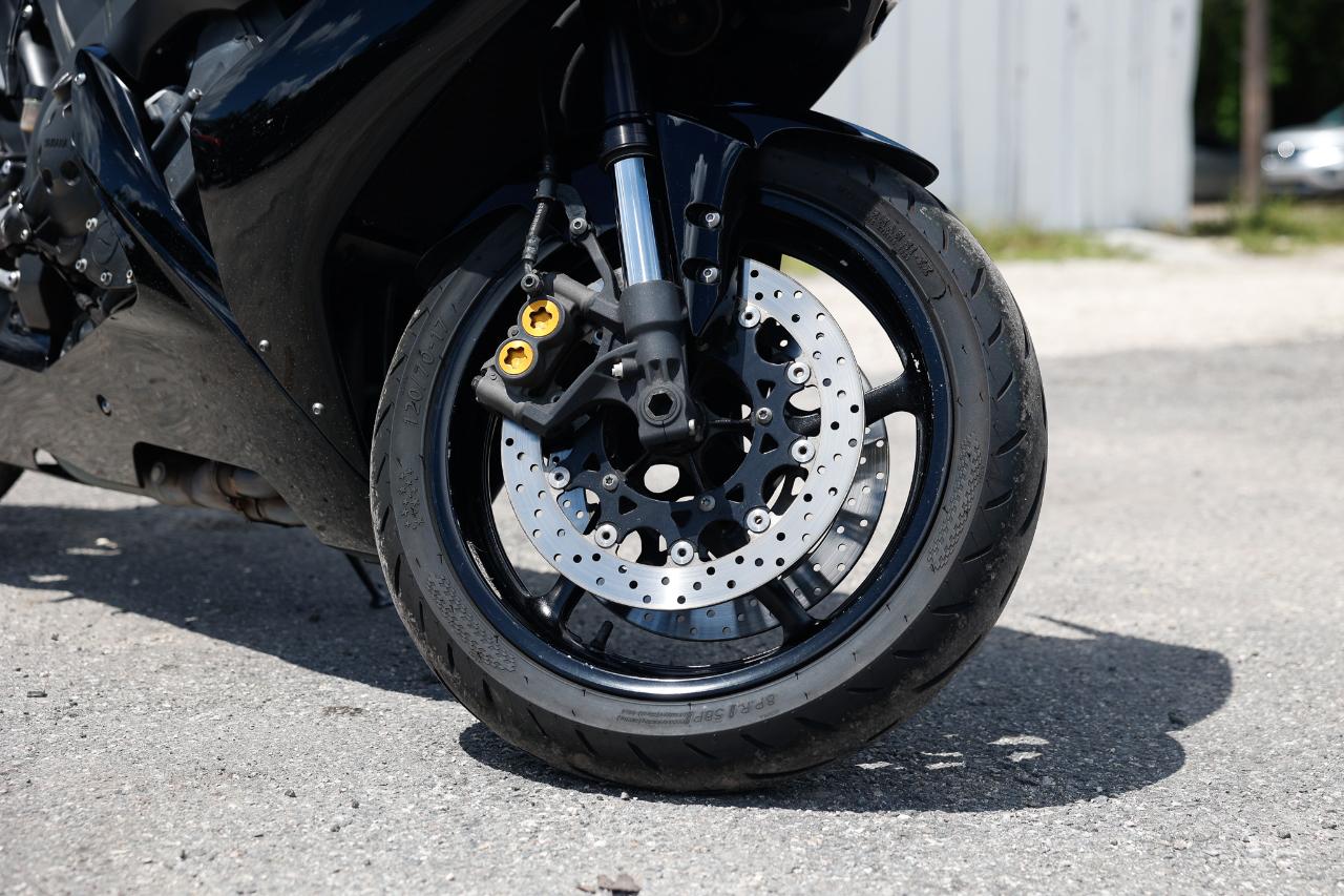Yamaha YZF-R1  2004