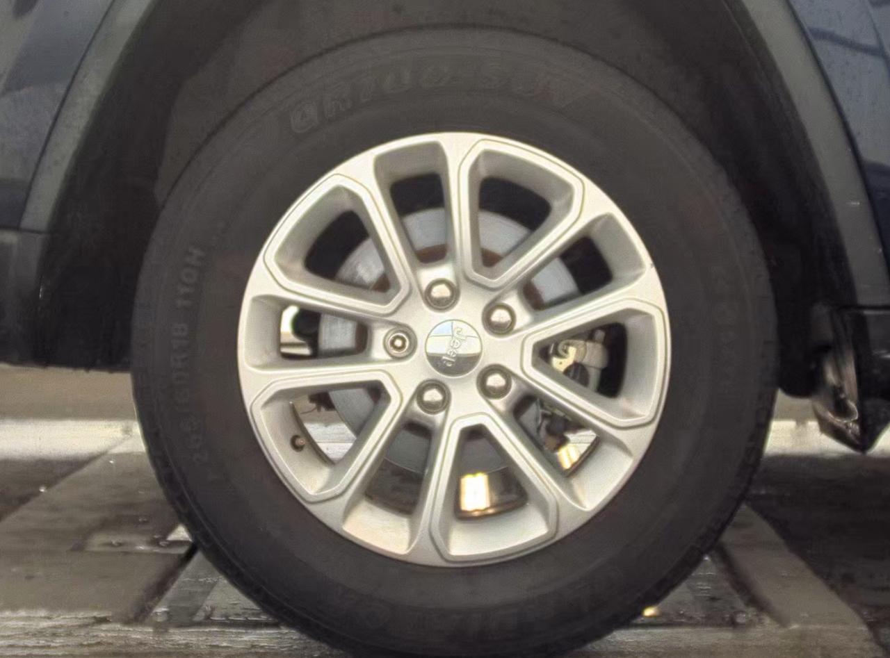 Jeep Grand Cherokee  2014