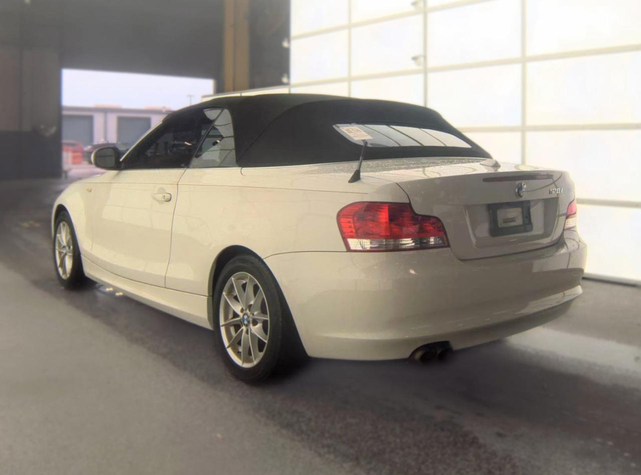 BMW 1 Series  2011