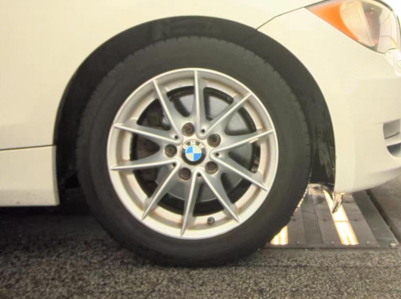 BMW 1 Series  2011