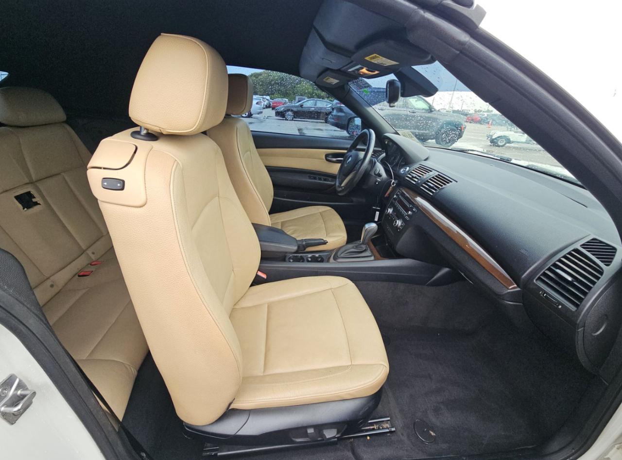 BMW 1 Series  2011