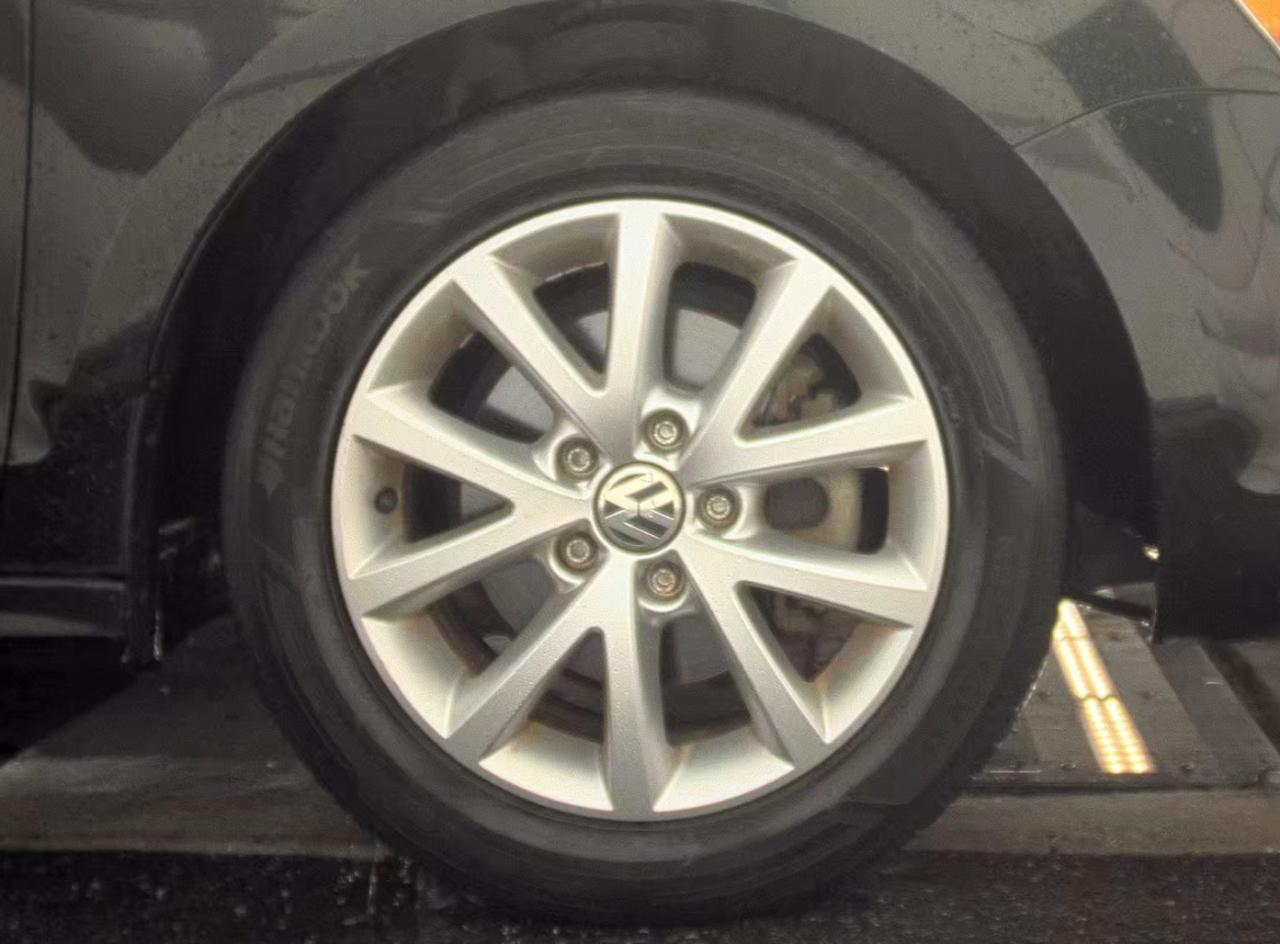 Volkswagen Jetta Sedan  2014