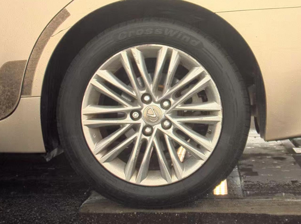 Lexus ES 350  2013