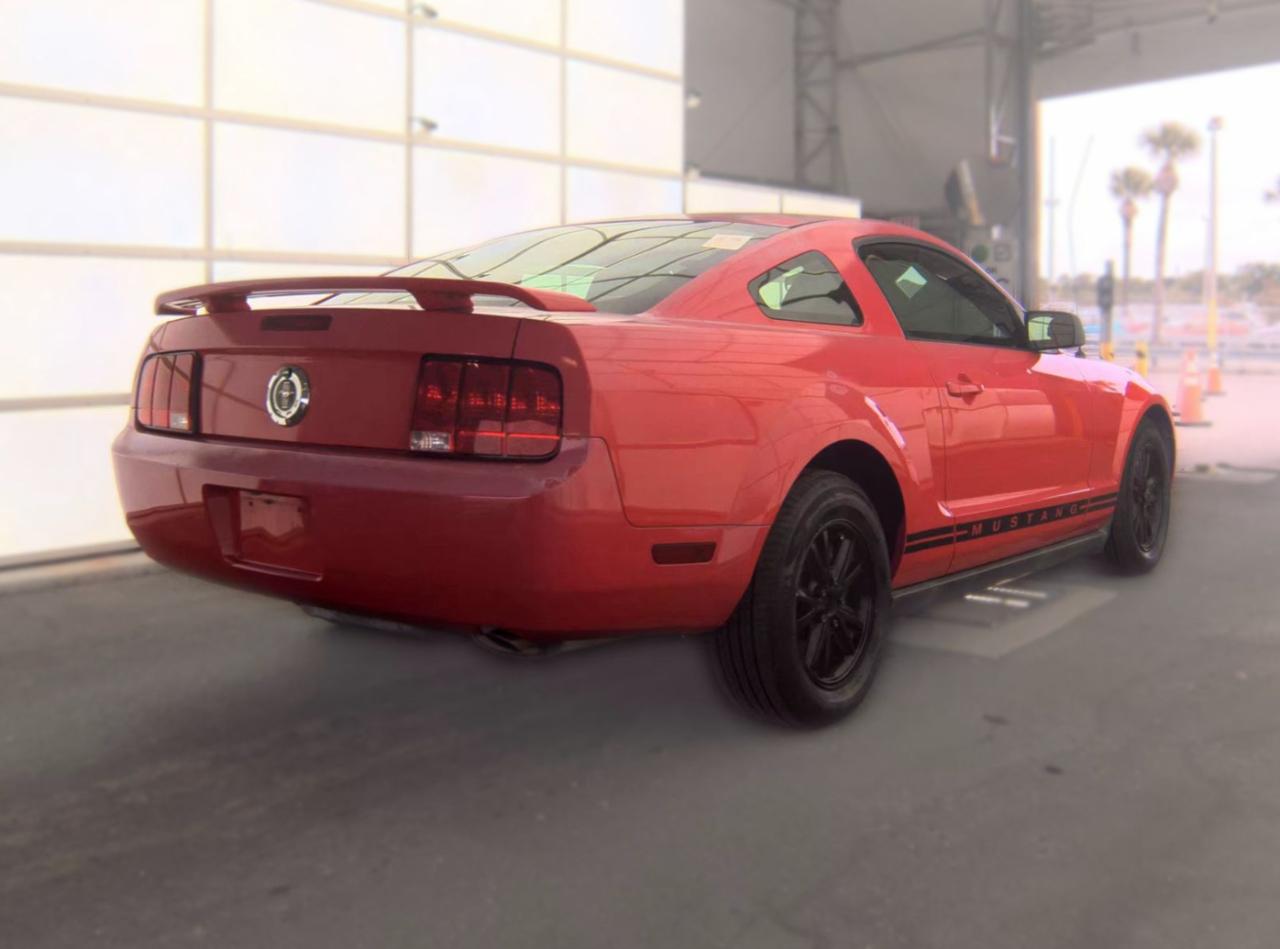 Ford Mustang  2005
