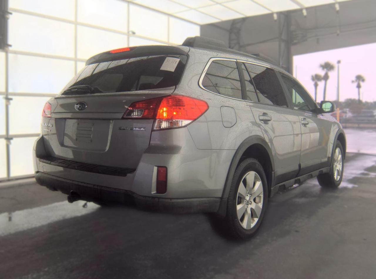Subaru Outback  2011