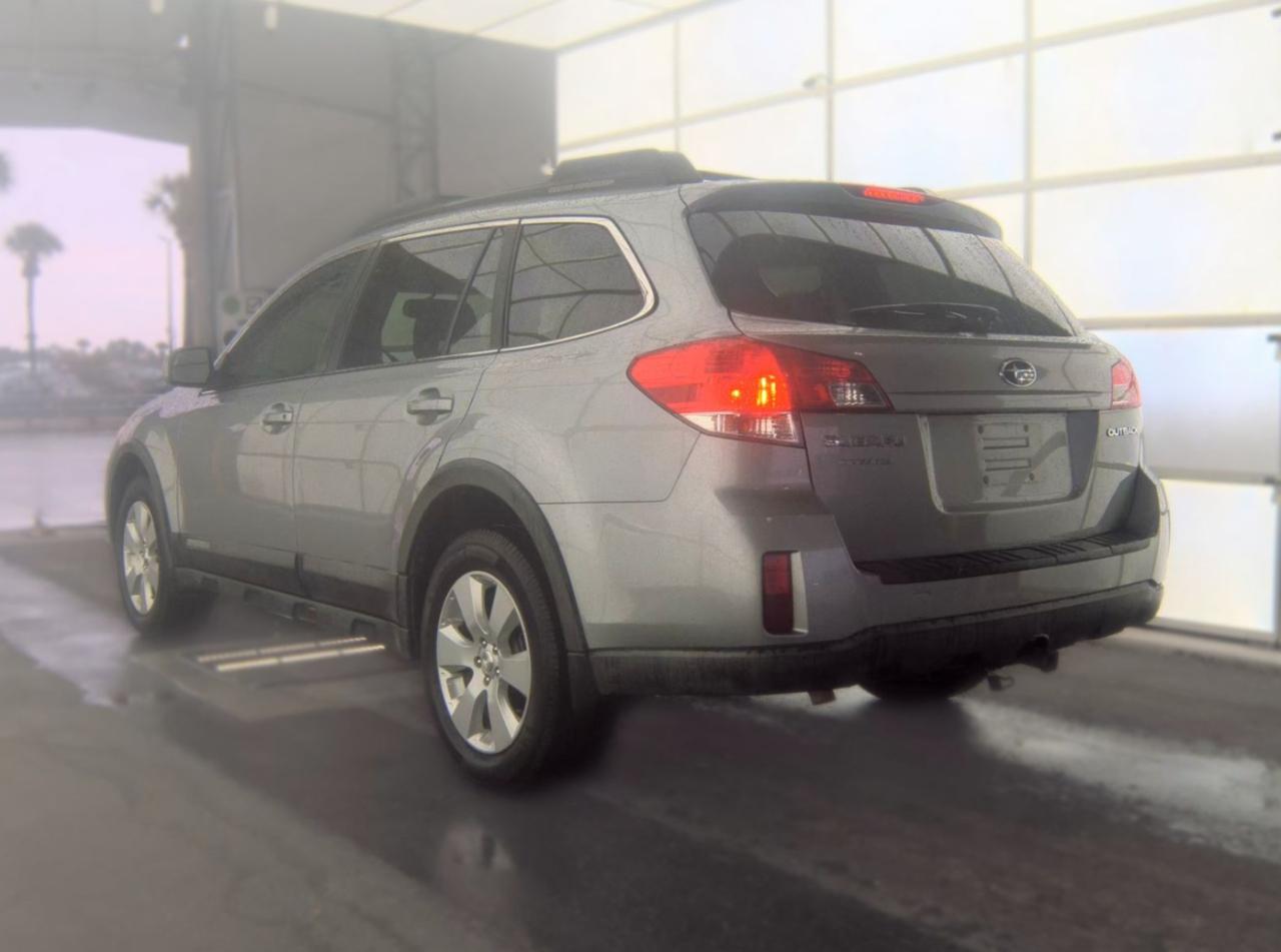 Subaru Outback  2011