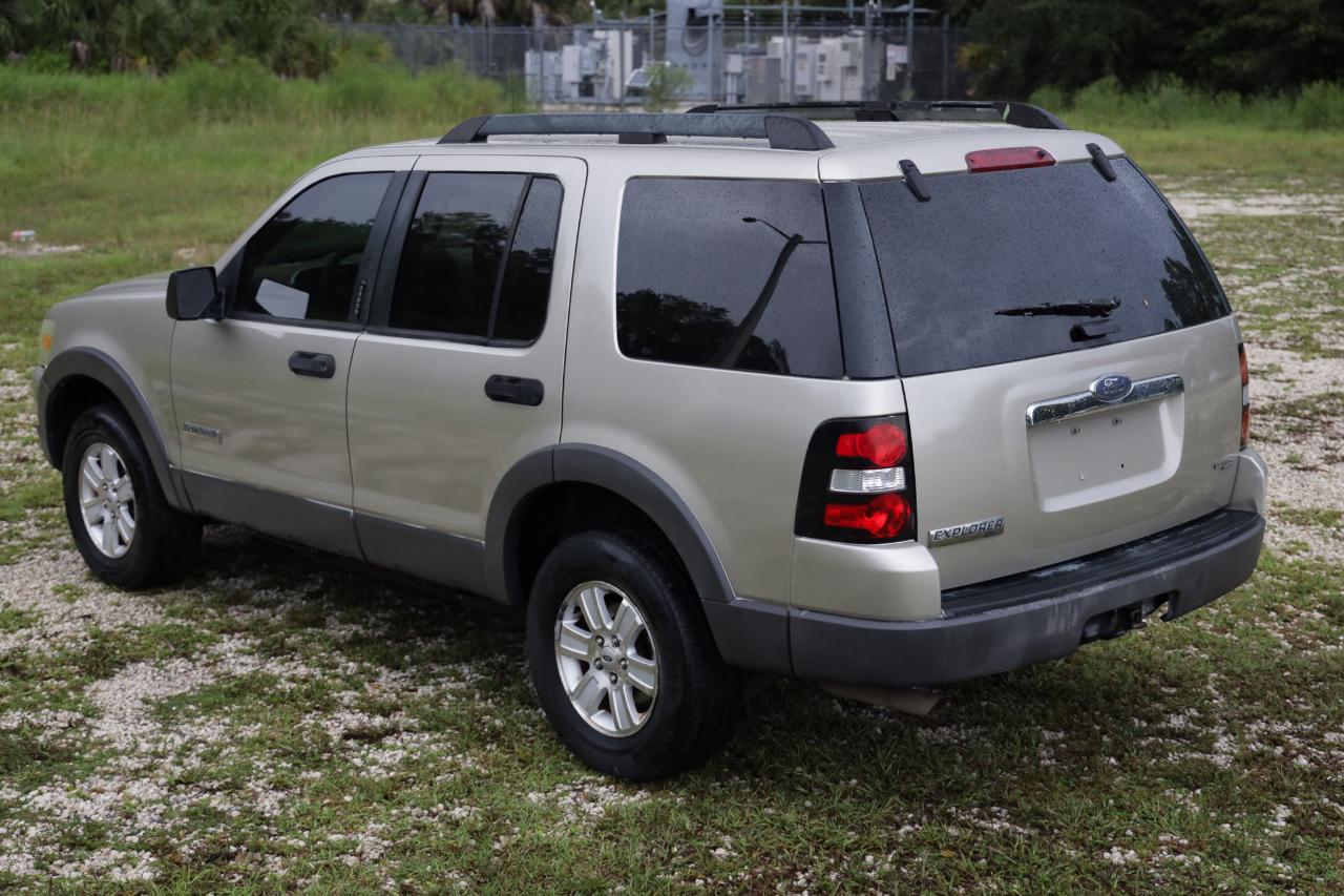 Ford Explorer  2006