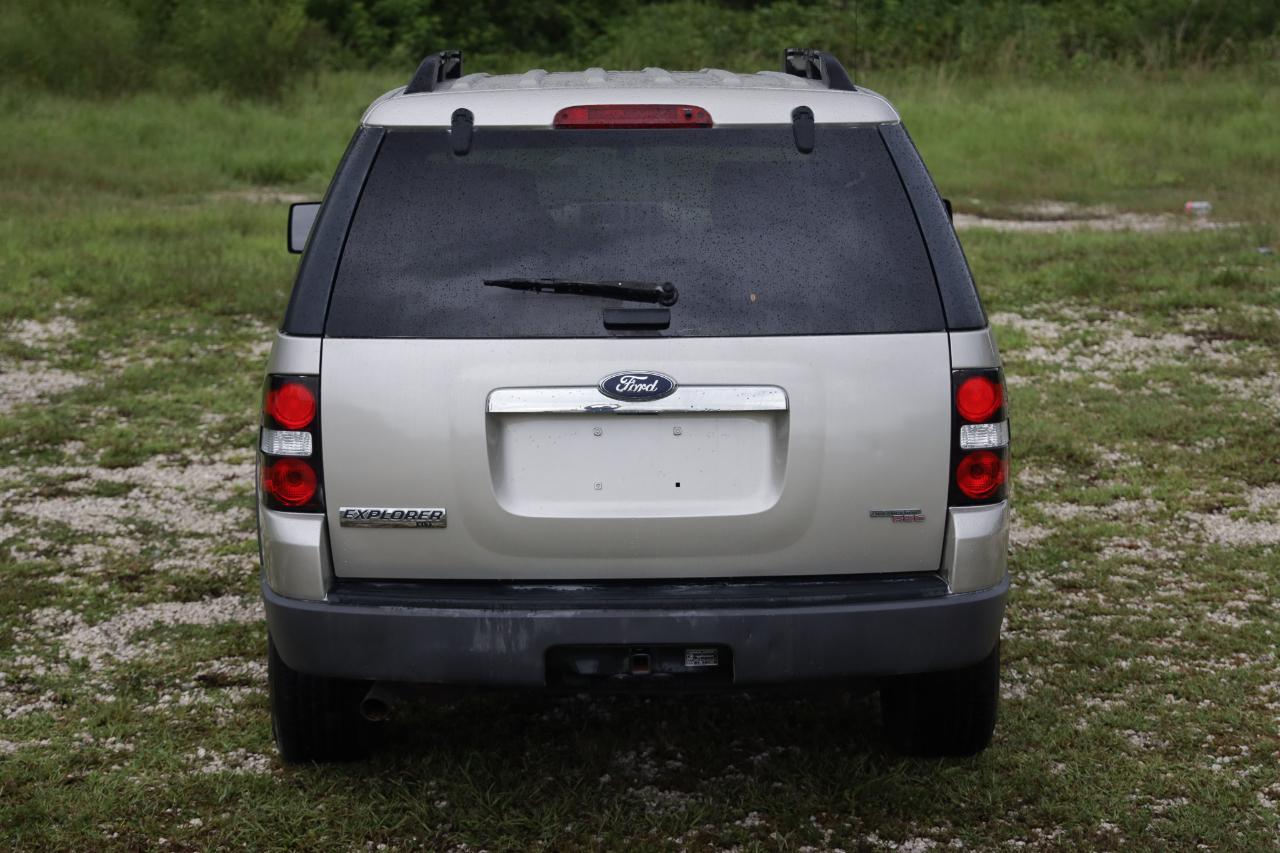 Ford Explorer  2006