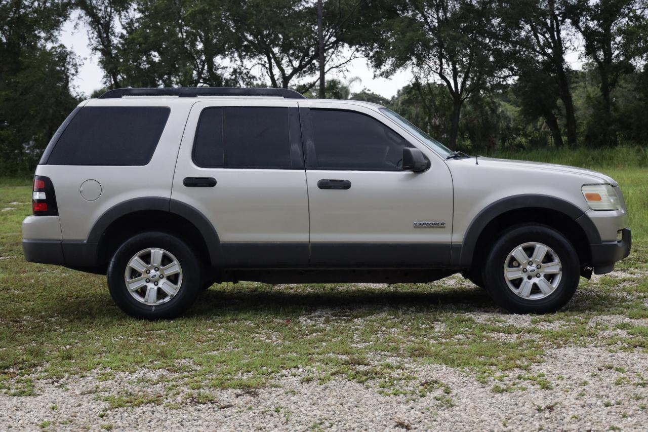 Ford Explorer  2006