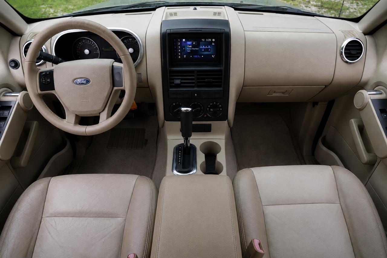 Ford Explorer  2006