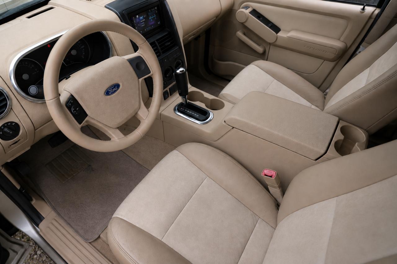 Ford Explorer  2006