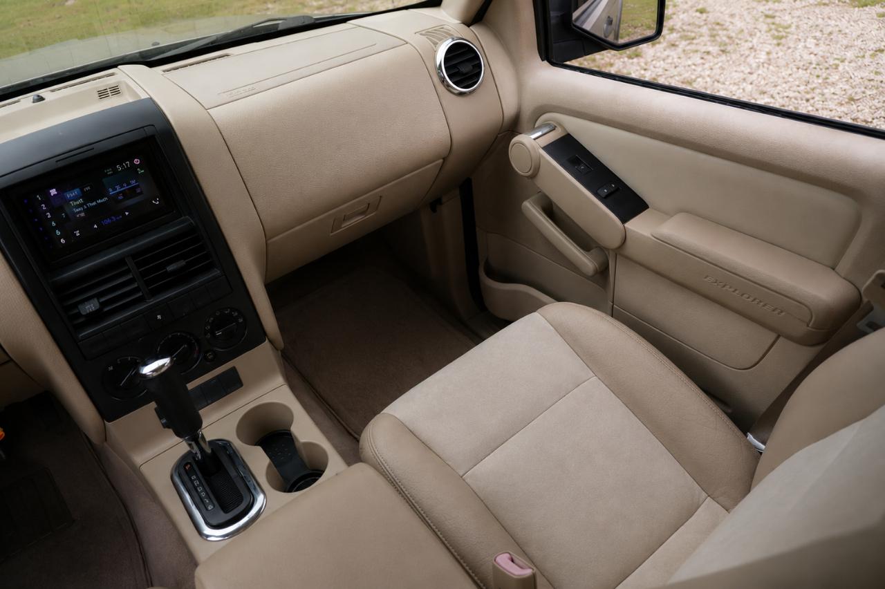 Ford Explorer  2006