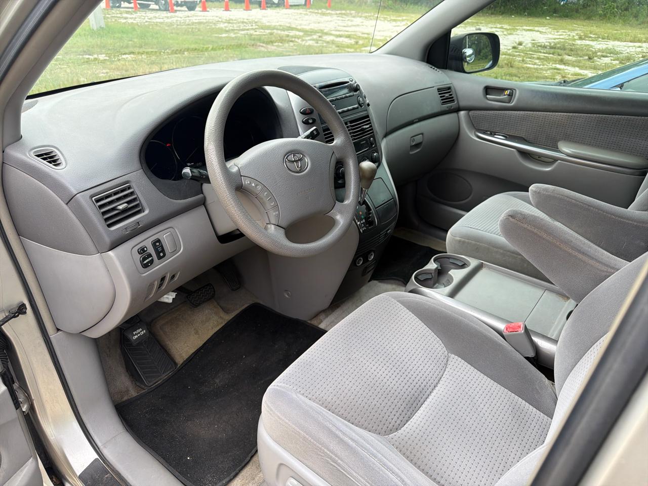 Toyota Sienna  2006