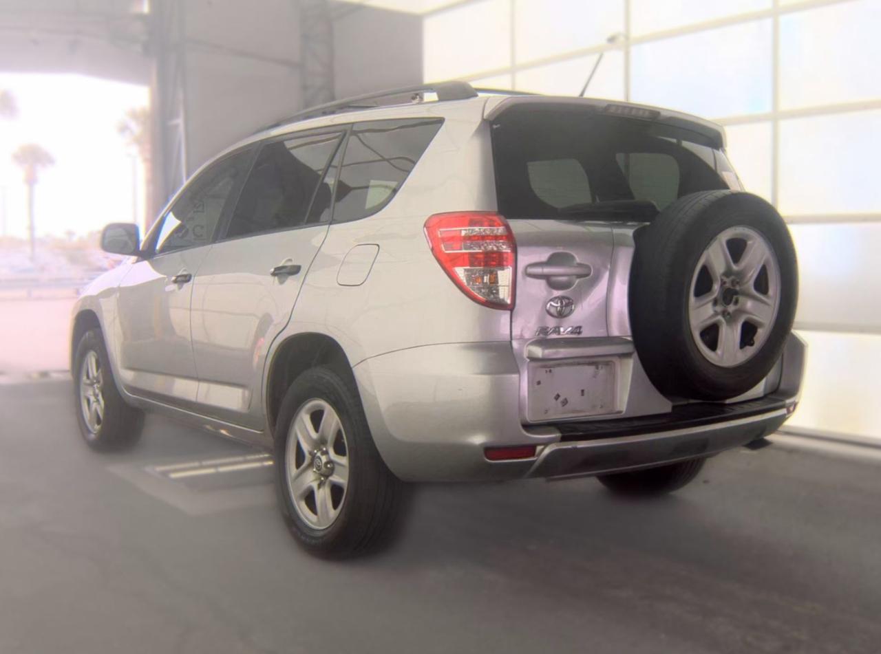 Toyota RAV4  2011