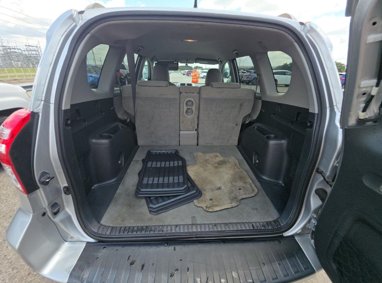Toyota RAV4  2011