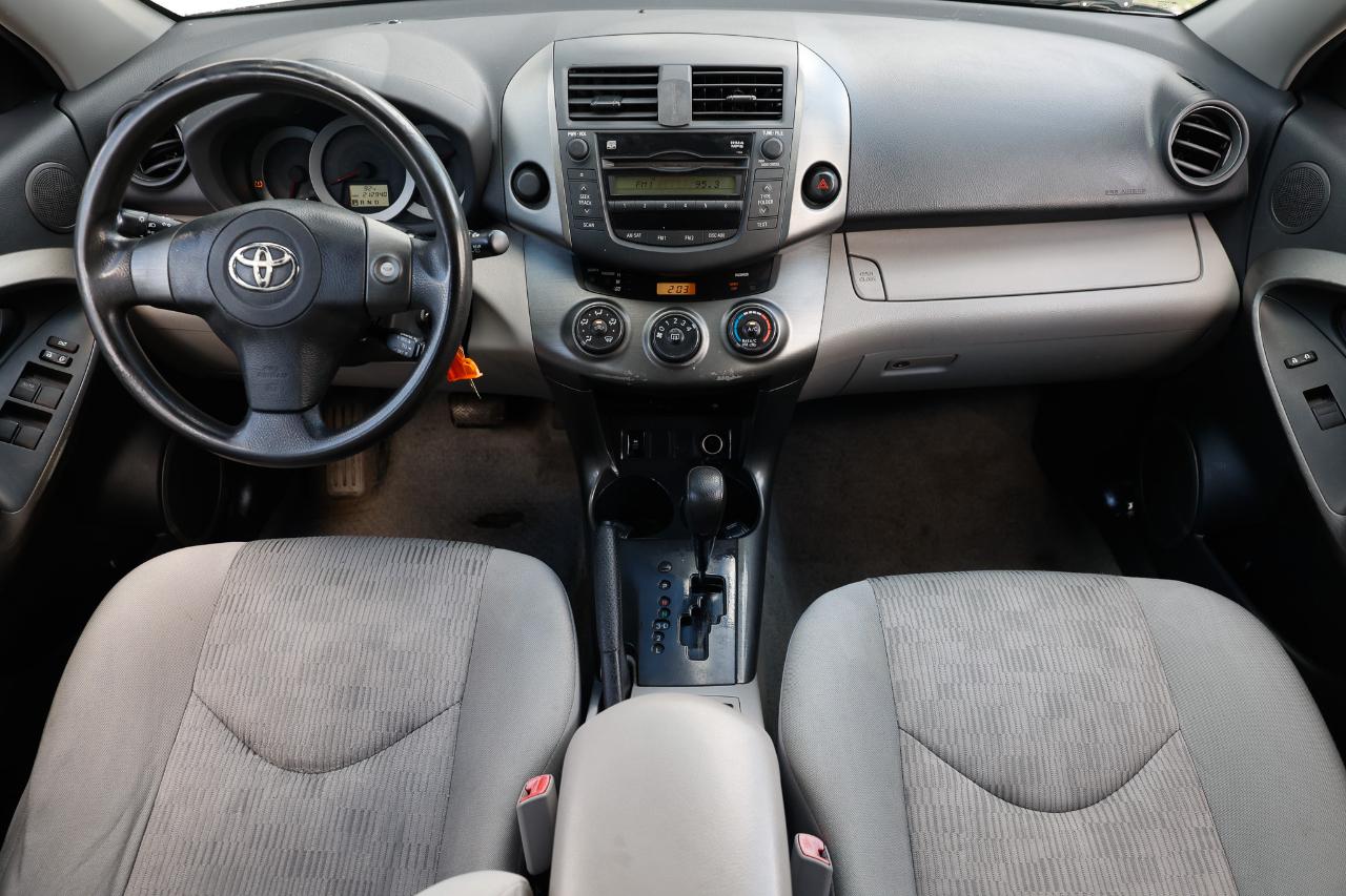 Toyota RAV4  2011