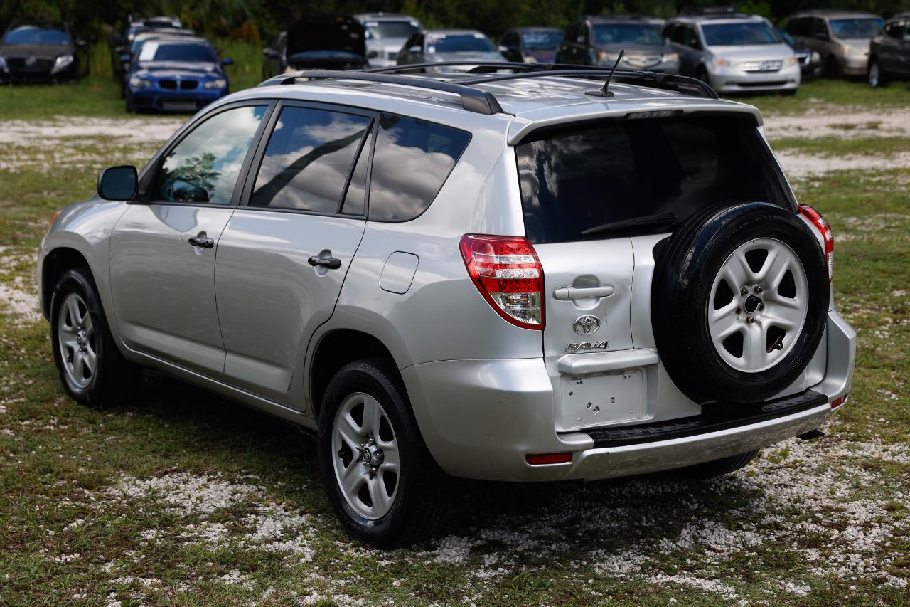 Toyota RAV4  2011