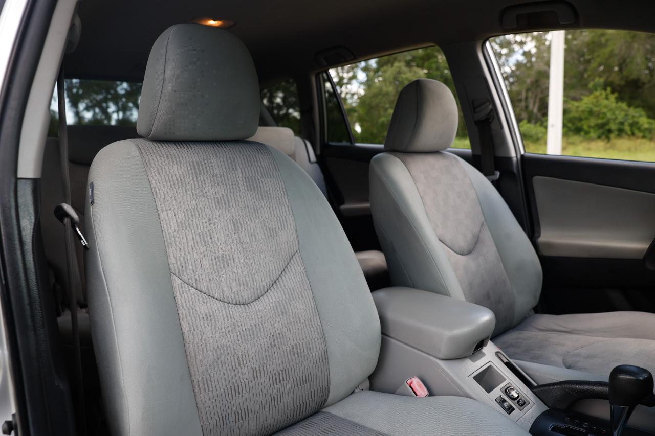 Toyota RAV4  2011