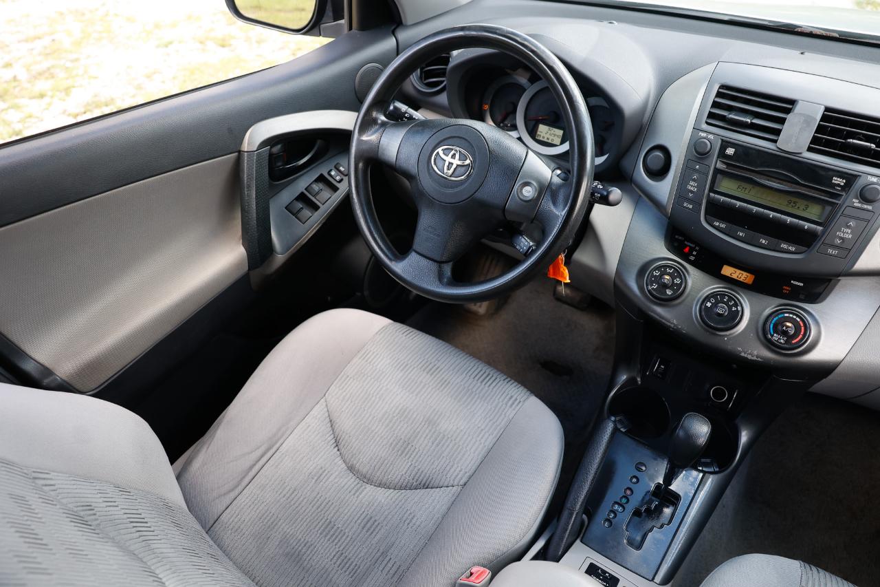 Toyota RAV4  2011