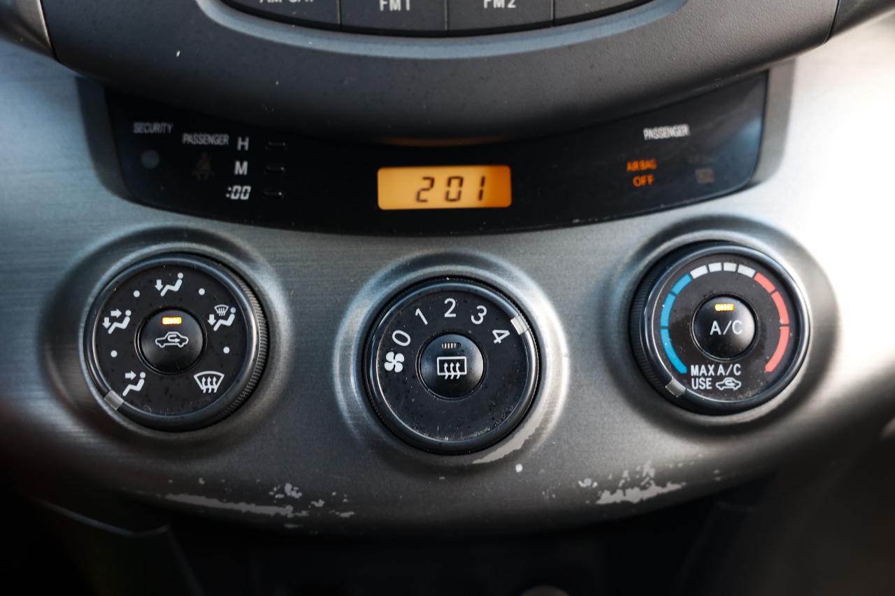 Toyota RAV4  2011