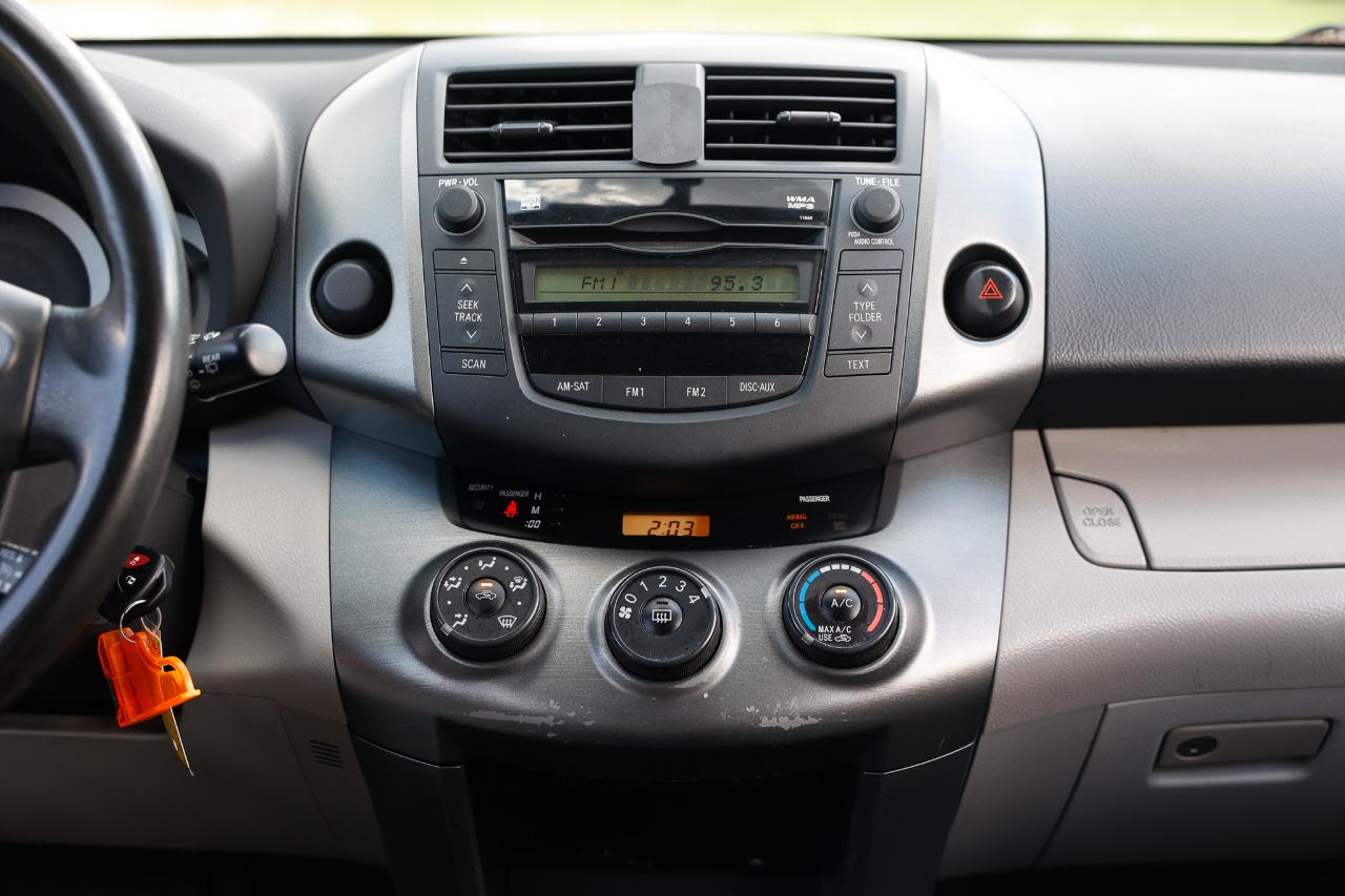Toyota RAV4  2011