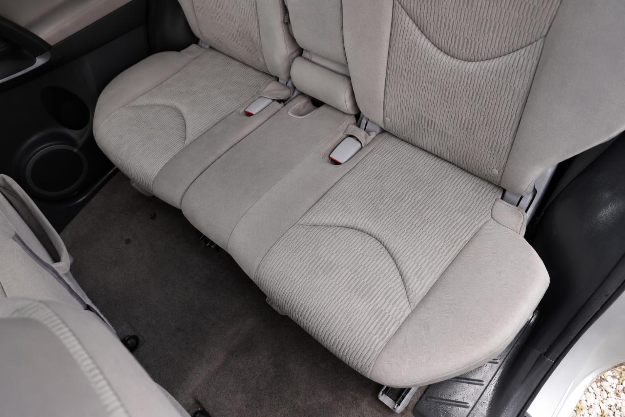 Toyota RAV4  2011