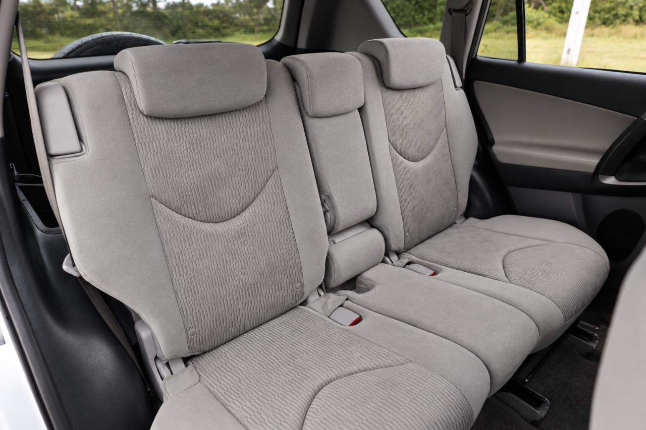 Toyota RAV4  2011
