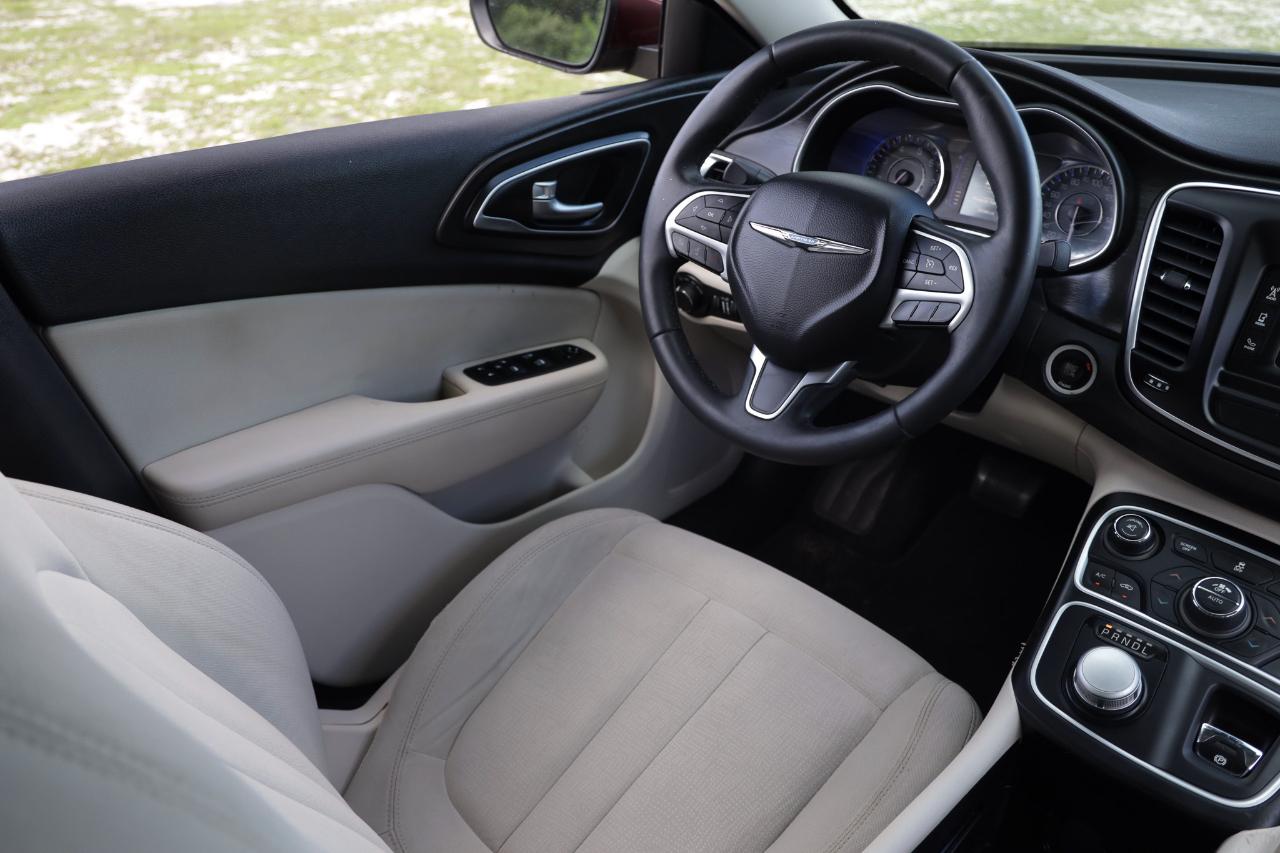 Chrysler 200  2015