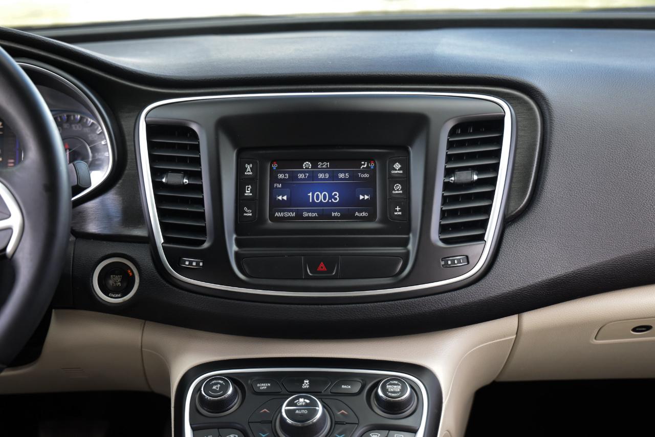 Chrysler 200  2015