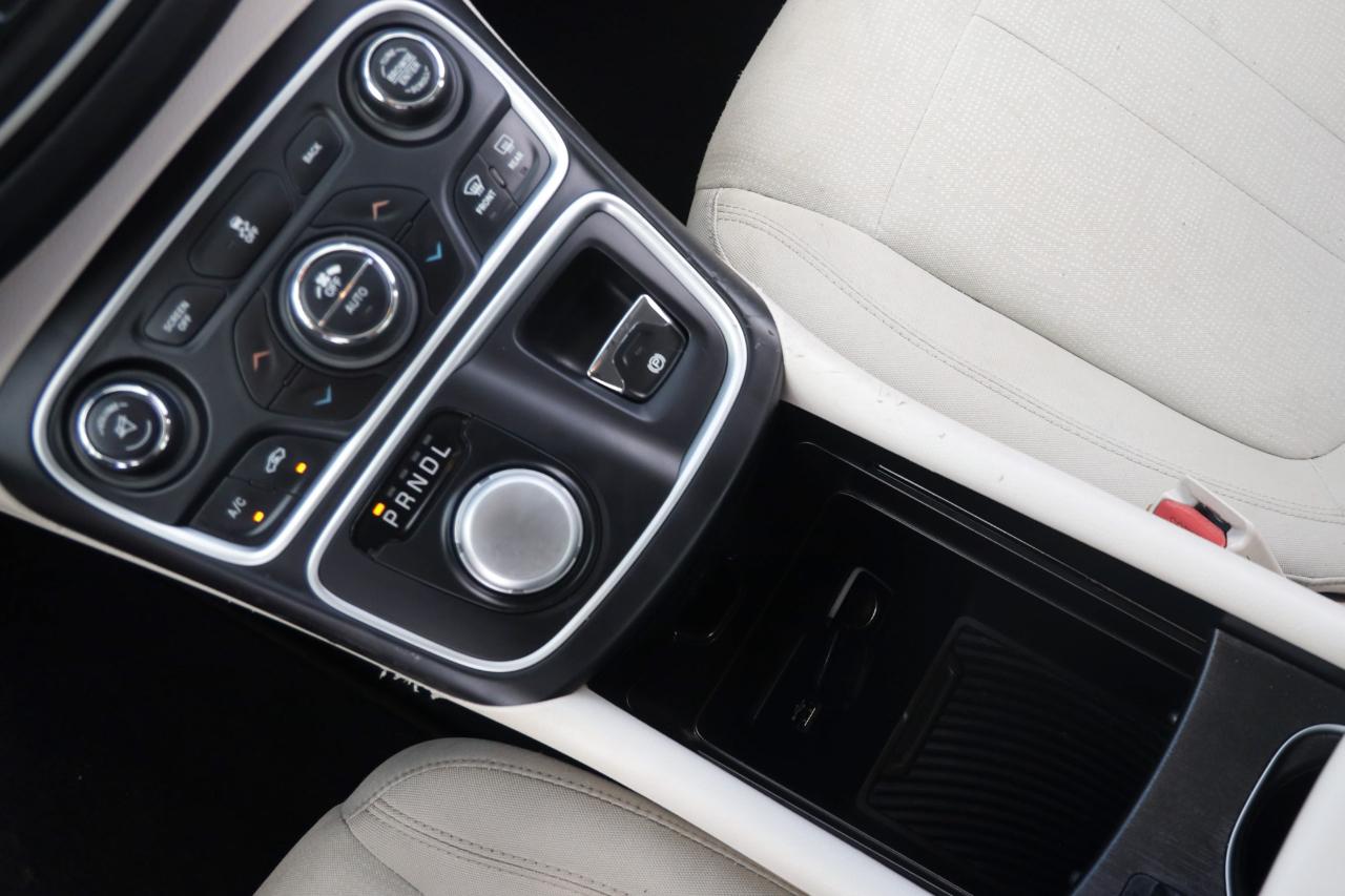 Chrysler 200  2015