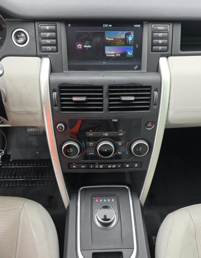 Land Rover Discovery Sport  2017