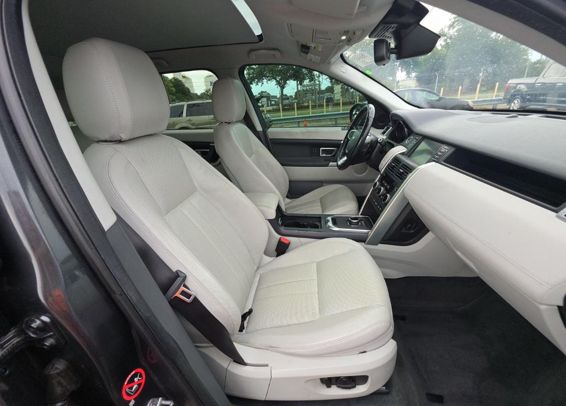 Land Rover Discovery Sport  2017