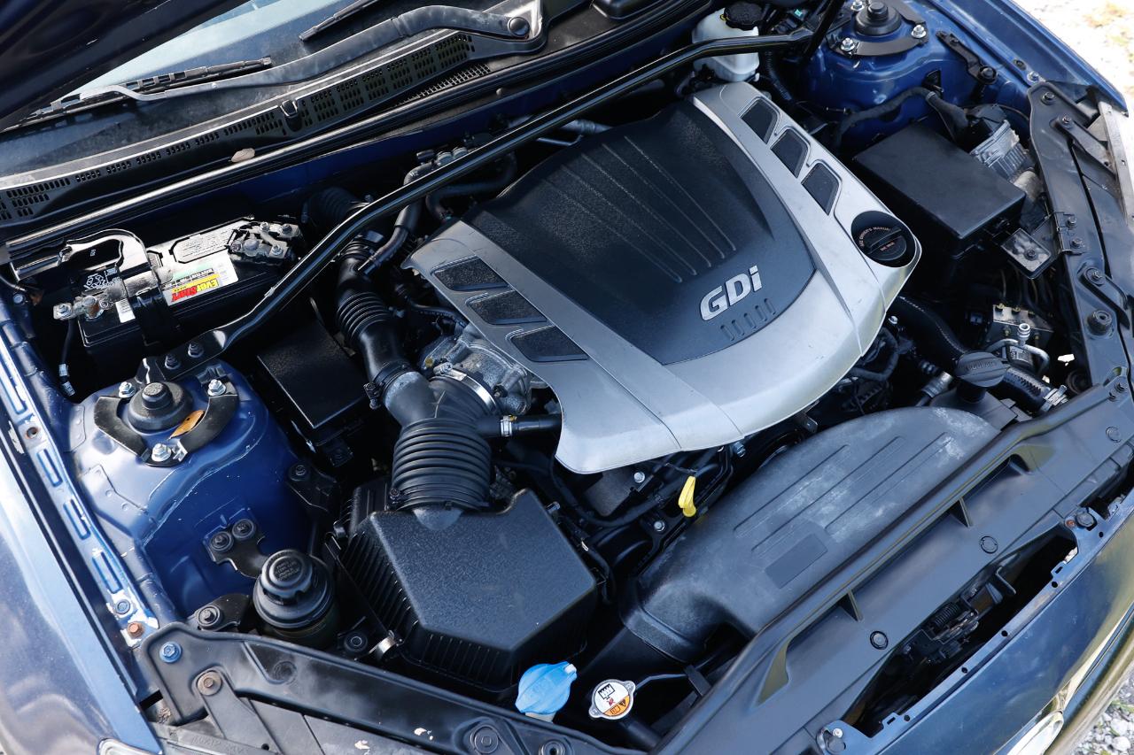 Hyundai Genesis Coupe  2016